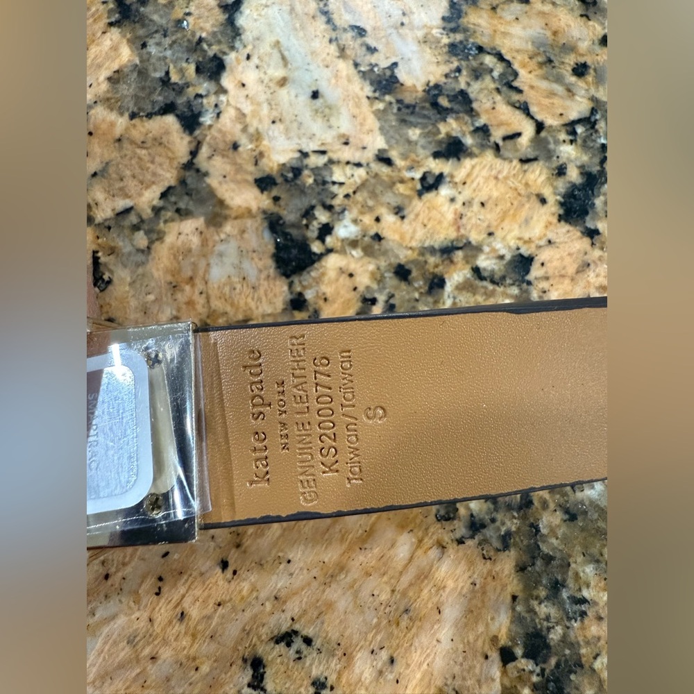 Kate Spade New York gold buckle pink belt - Picture 3 of 6